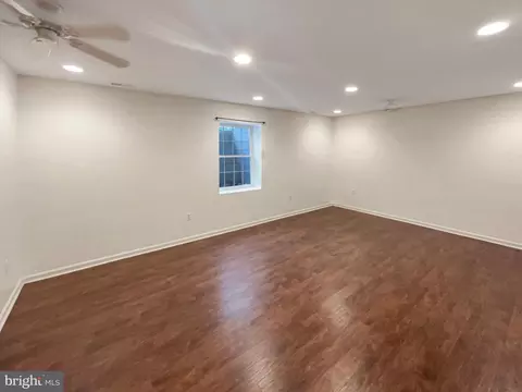 Living - 18550 Kerill Rd, Triangle, VA 22172 photo 7 of 7