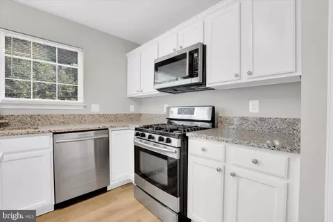 8302 Wallace Ln, Manassas, VA 20109 photo 8