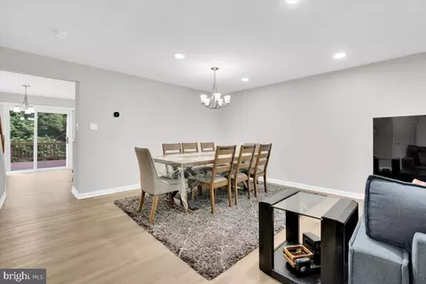 8302 Wallace Ln, Manassas, VA 20109 photo 5