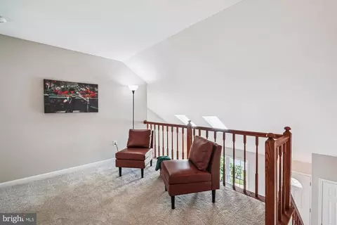 Entry Way - 4337 Jonathan Ct, Dumfries, VA 22025 photo 2 of 4