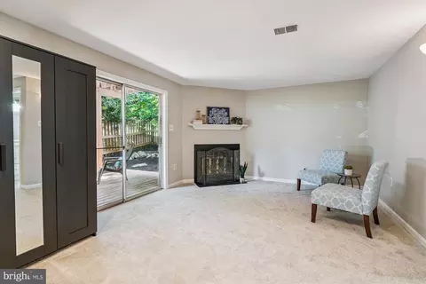 Living - 4337 Jonathan Ct, Dumfries, VA 22025 photo 1 of 2