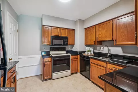 Kitchen - 4337 Jonathan Ct, Dumfries, VA 22025 photo 2 of 3