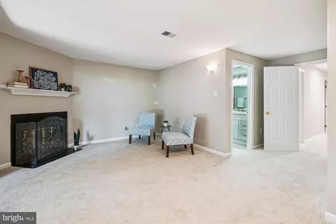 Living - 4337 Jonathan Ct, Dumfries, VA 22025 photo 2 of 2