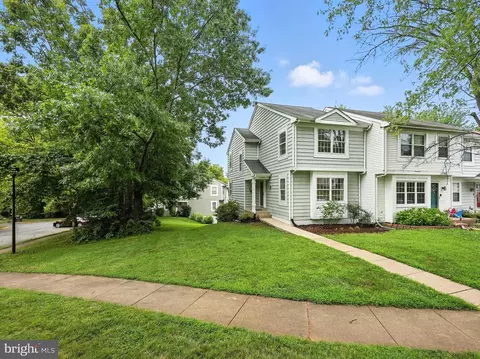 15400 Beachwater Ct, Dumfries, VA 22025