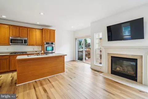 6688 Roderick Loop, Gainesville, VA 20155 photo 10