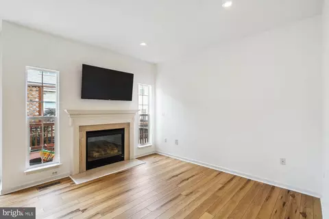 6688 Roderick Loop, Gainesville, VA 20155 photo 11