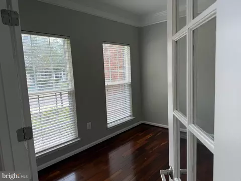 8196 Tenbrook Dr, Gainesville, VA 20155 photo 10
