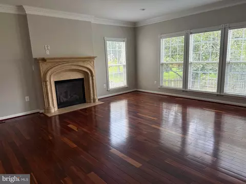 8196 Tenbrook Dr, Gainesville, VA 20155 photo 24