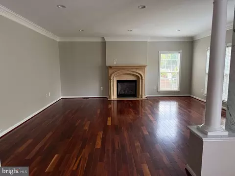 8196 Tenbrook Dr, Gainesville, VA 20155 photo 23