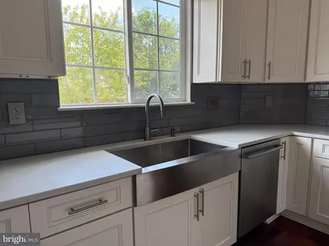 8196 Tenbrook Dr, Gainesville, VA 20155 photo 20