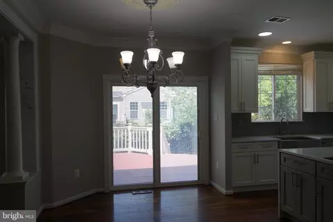 8196 Tenbrook Dr, Gainesville, VA 20155 photo 13