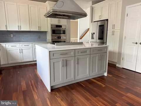 8196 Tenbrook Dr, Gainesville, VA 20155 photo 14