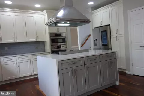 8196 Tenbrook Dr, Gainesville, VA 20155 photo 18