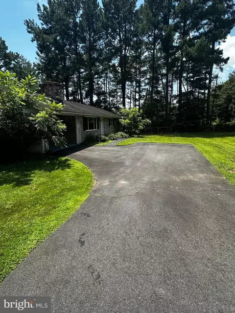 8105 Devlin Rd, Bristow, VA 20136 photo 3