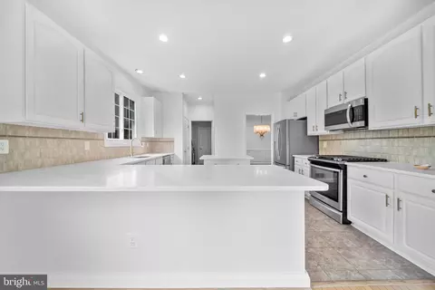 Kitchen - 6709 Buglecall Pl, Gainesville, VA 20155 photo 2 of 7
