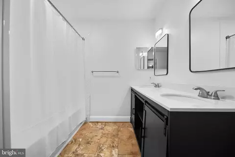 Bath - 6709 Buglecall Pl, Gainesville, VA 20155 photo 8 of 8