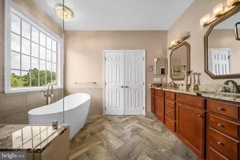 Bath - 6709 Buglecall Pl, Gainesville, VA 20155 photo 2 of 8