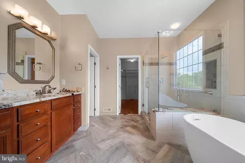 Bath - 6709 Buglecall Pl, Gainesville, VA 20155 photo 3 of 8