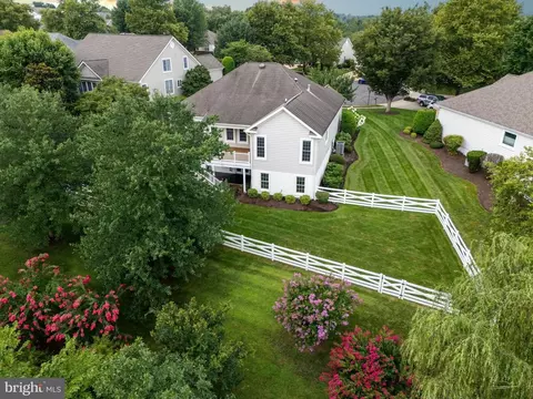 View/Area - 6709 Buglecall Pl, Gainesville, VA 20155 photo 4 of 18