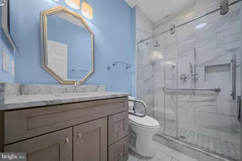 Bath - 6709 Buglecall Pl, Gainesville, VA 20155 photo 1 of 8