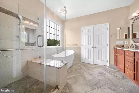 Bath - 6709 Buglecall Pl, Gainesville, VA 20155 photo 6 of 8