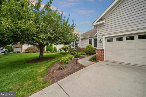 Exterior - 6709 Buglecall Pl, Gainesville, VA 20155 photo 4 of 15