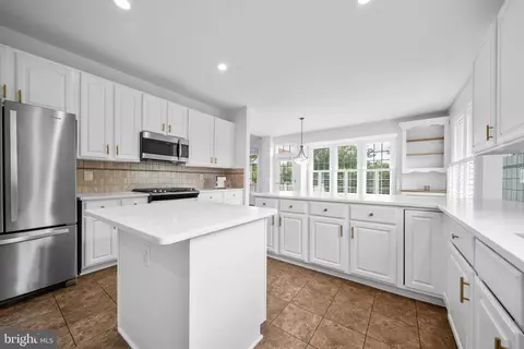 Kitchen - 6709 Buglecall Pl, Gainesville, VA 20155 photo 7 of 7