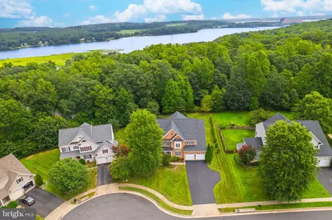 3224 Lost Pond Ct, Triangle, VA 22172