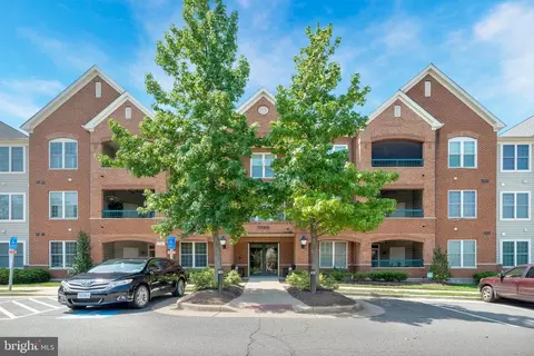 7065 Heritage Hunt Dr #101, Gainesville, VA 20155