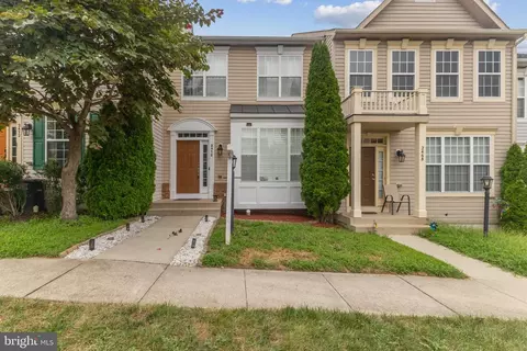 2470 Battery Hill Cir, Woodbridge, VA 22191