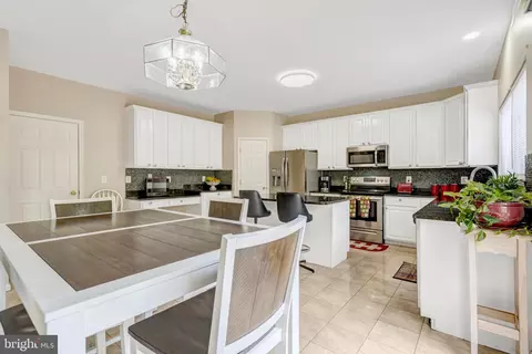 17516 Wayside Dr, Dumfries, VA 22026 photo 8
