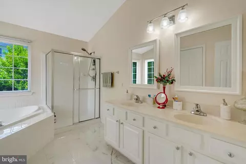17516 Wayside Dr, Dumfries, VA 22026 photo 11