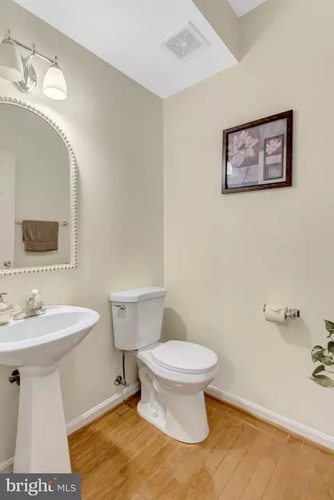 17516 Wayside Dr, Dumfries, VA 22026 photo 9