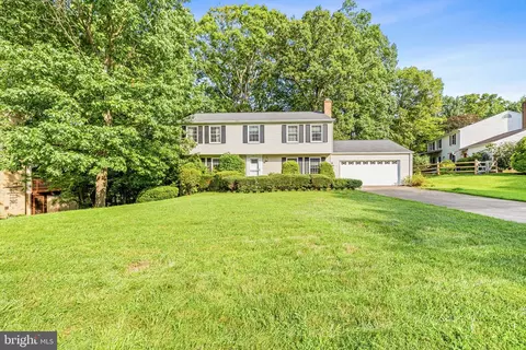 15813 Edgewood Dr, Dumfries, VA 22025