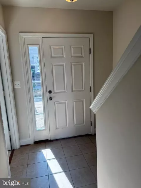 Entry Way - 4232 Potomac Highlands Cir, Triangle, VA 22172 photo 1 of 5