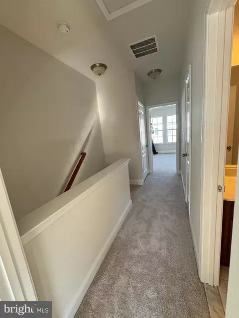 Entry Way - 4232 Potomac Highlands Cir, Triangle, VA 22172 photo 3 of 5