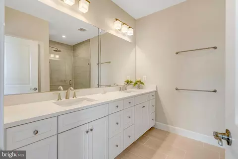 8664 Underhill Ln, Manassas, VA 20112 photo 10