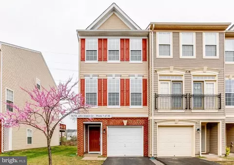 15715 John Diskin Cir, Woodbridge, VA 22191