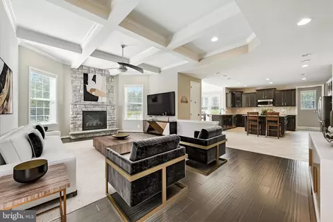 14612 Bridle Creek Rd, Woodbridge, VA 22193