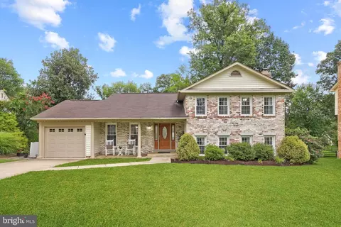 12203 Oakwood Dr, Woodbridge, VA 22192