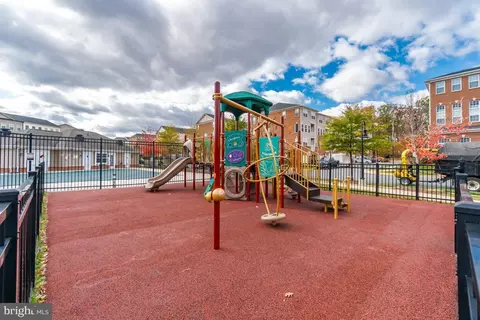 6153 Aster Haven Cir #57, Haymarket, VA 20169