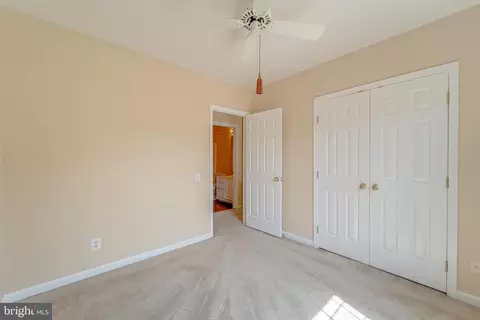 Bedroom - 16285 Aspen Trail Ct, Triangle, VA 22172 photo 2 of 5