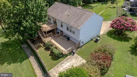 View/Area - 16285 Aspen Trail Ct, Triangle, VA 22172 photo 1 of 3