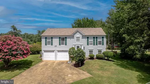 16285 Aspen Trail Ct, Triangle, VA 22172