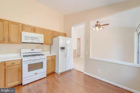 Entry Way - 16285 Aspen Trail Ct, Triangle, VA 22172 photo 2 of 4