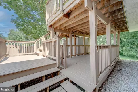 Exterior - 16285 Aspen Trail Ct, Triangle, VA 22172 photo 3 of 11