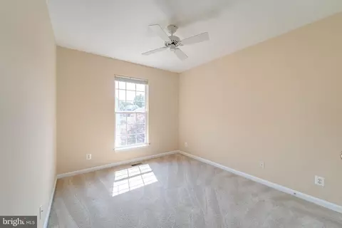 Bedroom - 16285 Aspen Trail Ct, Triangle, VA 22172 photo 3 of 5