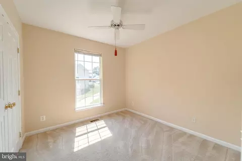Bedroom - 16285 Aspen Trail Ct, Triangle, VA 22172 photo 1 of 5