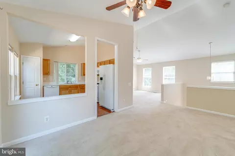 Entry Way - 16285 Aspen Trail Ct, Triangle, VA 22172 photo 4 of 4