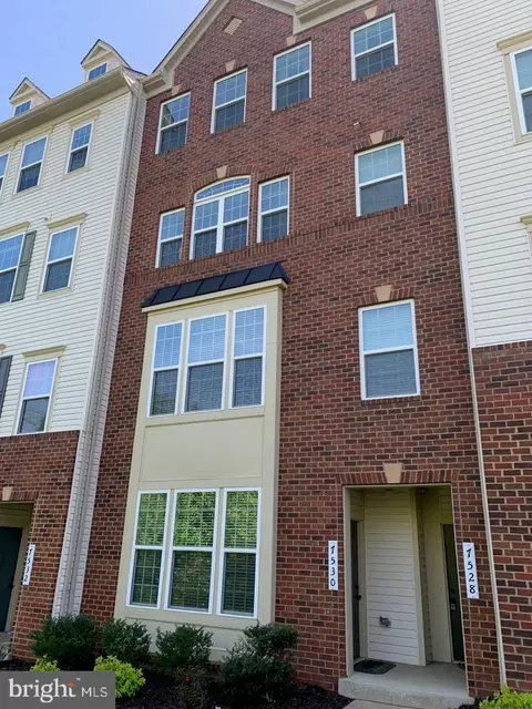 7528 Brunson Cir, Gainesville, VA 20155